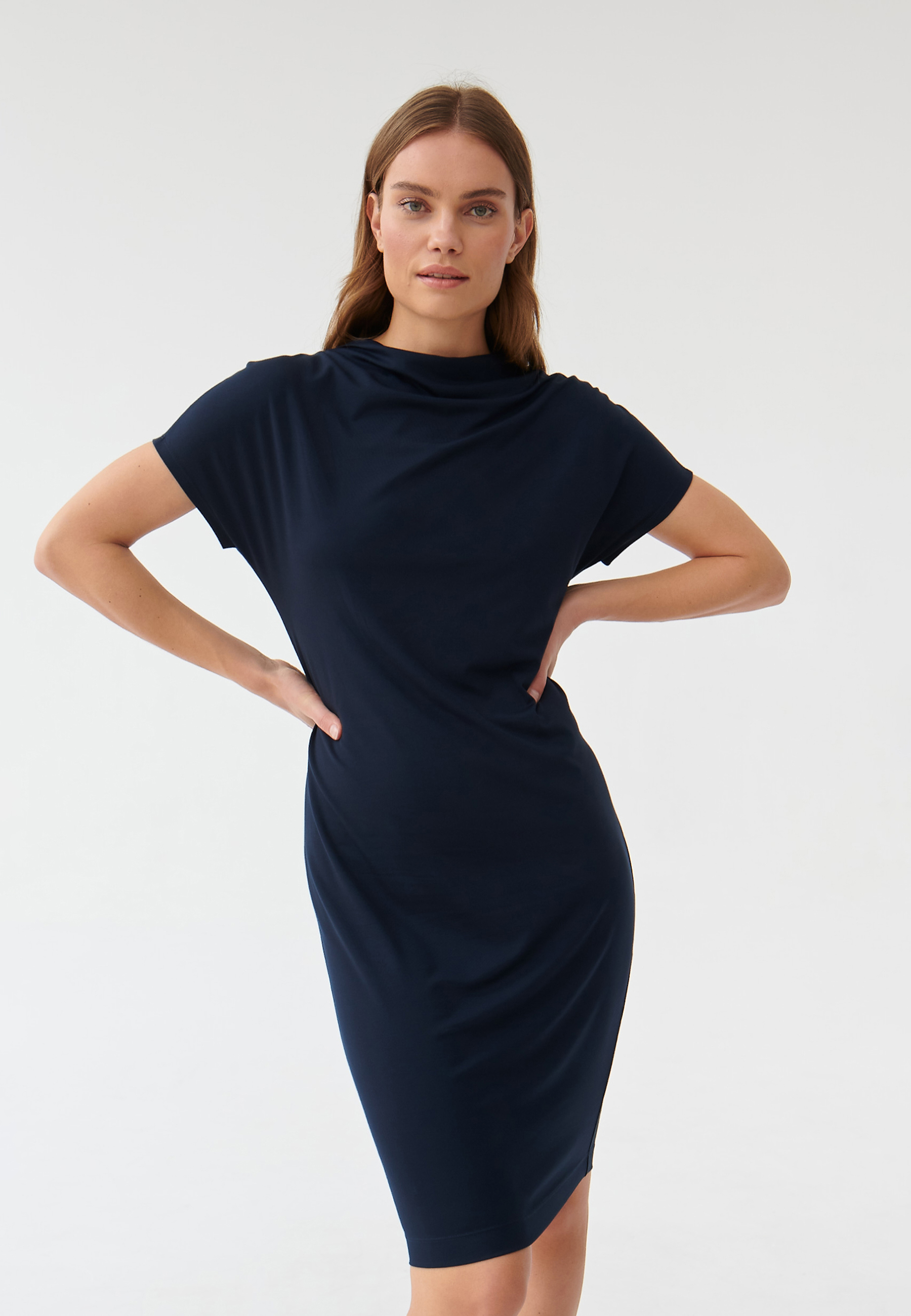 SUKIENKA DZIANINOWA Z PÓŁGOLFEM ZORIMA GRANATOWY 2