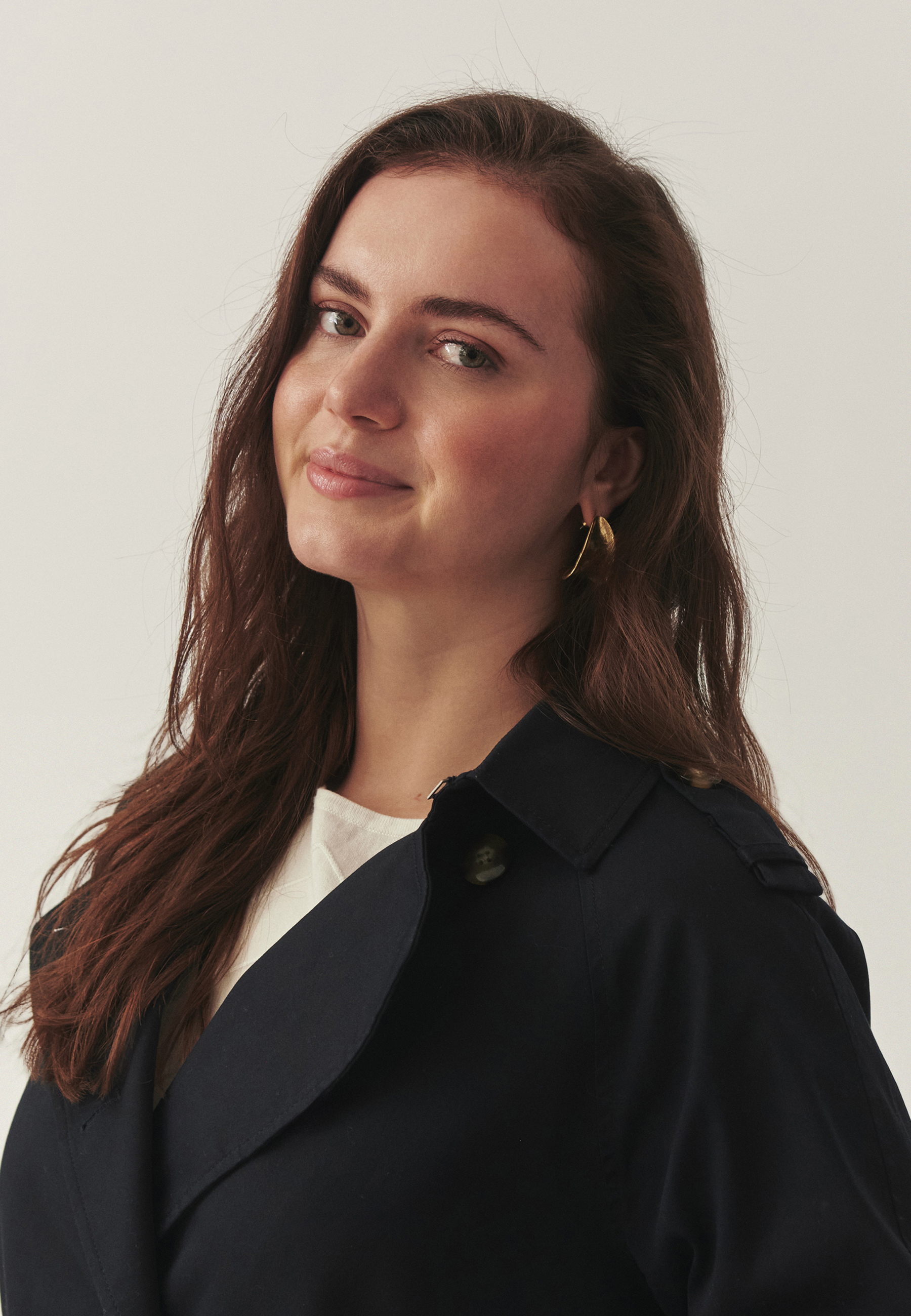 KLASICKÝ TRENČKOT — BATIA TMAVĚ MODRÁ 2