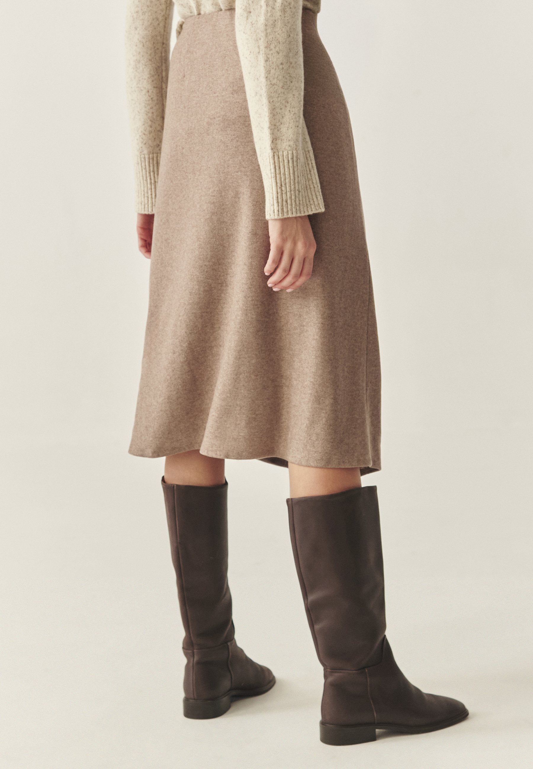 DZIANINOWA SPÓDNICA MIDI Z WEŁNĄ - WALIA BEŻOWY 2