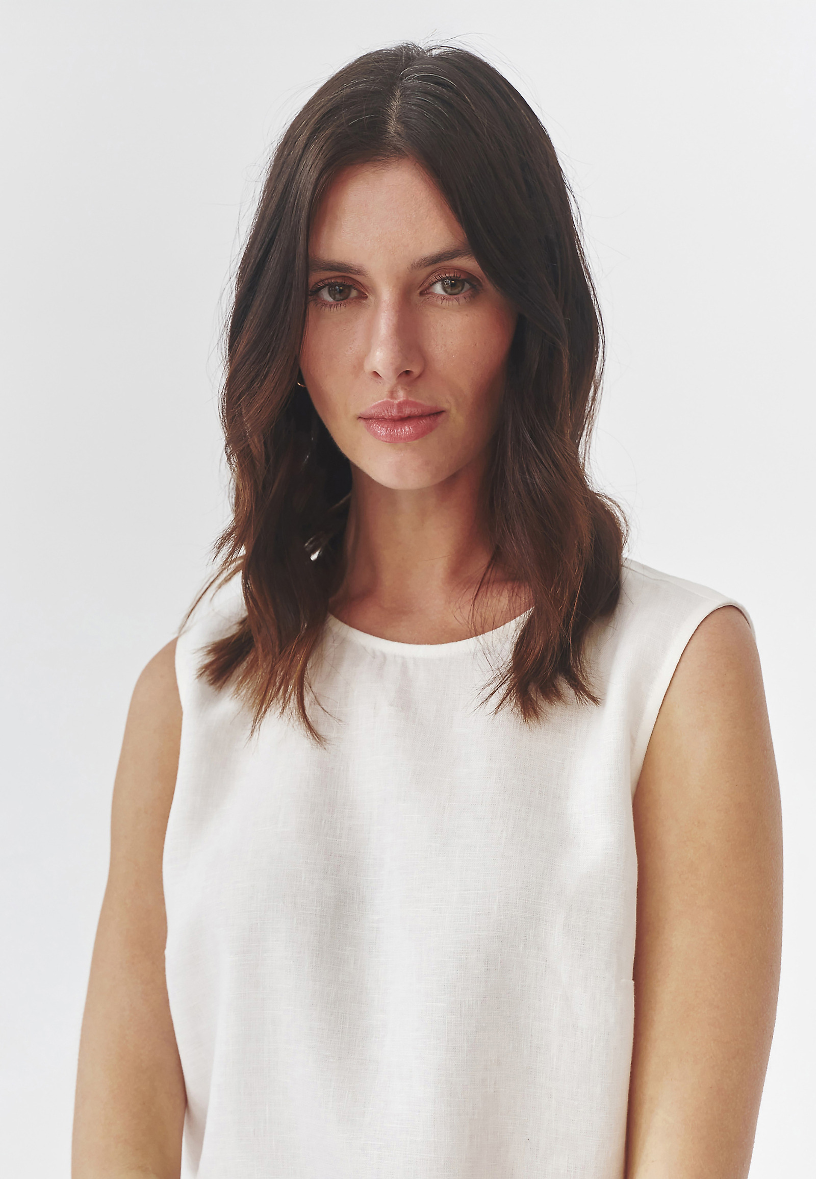 CLASSIC LADIES’ SLEEVELESS BLOUSE - GERDI CLASSIC LADIES’ SLEEVELESS BLOUSE - GERDI ECRU 97190