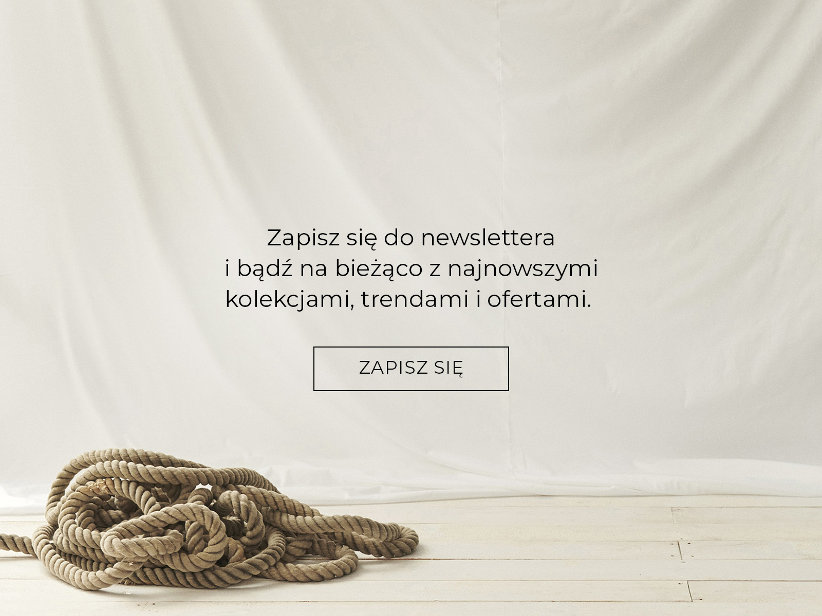 Żeglarska lina na tle białej tkaniny i zaproszenie do zapisu na newsletter TATUUM.