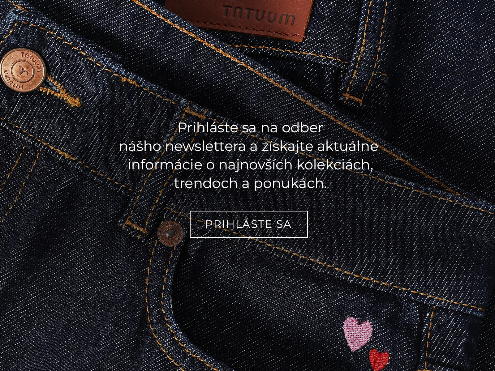 detailný záber na džínsy a formulár na prihlásenie sa k odberu noviniek