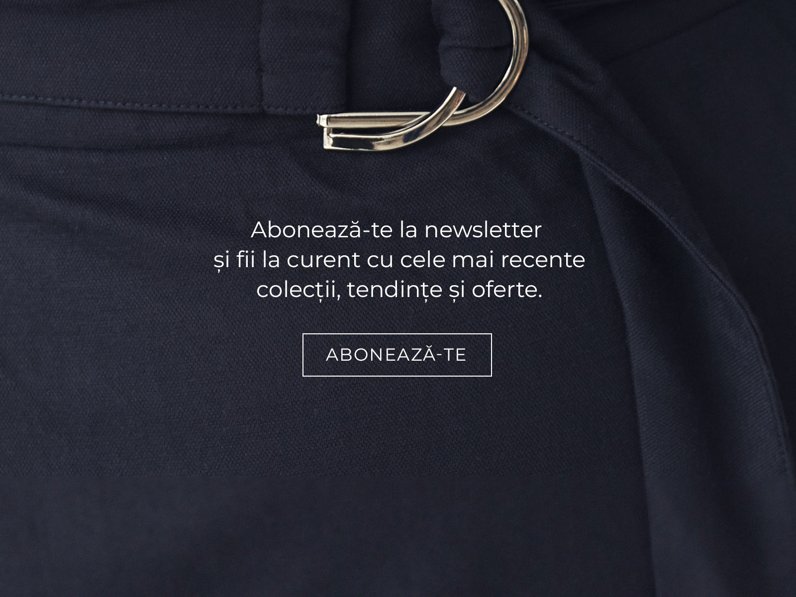detaliu al texturii materialului și textul cu înscrierea la newsletter